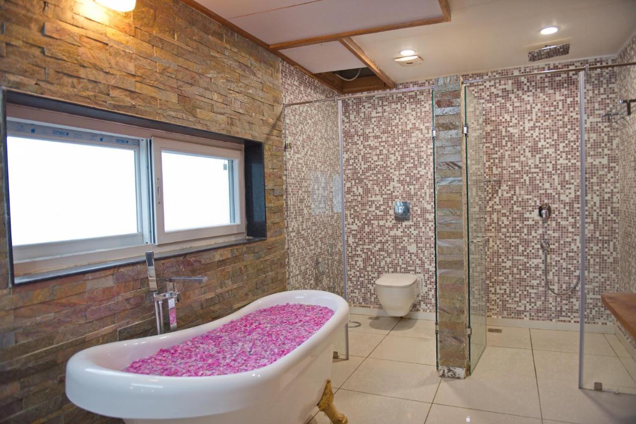 Wild Rose Resort & Spa Pushkar Eksteriør billede