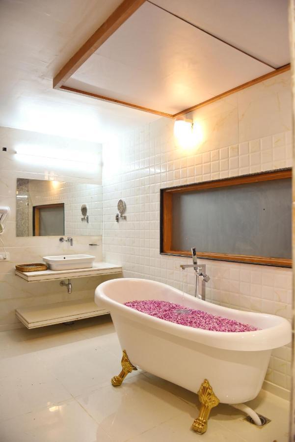 Wild Rose Resort & Spa Pushkar Eksteriør billede